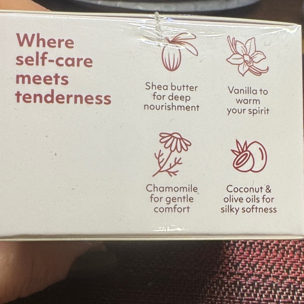 Vanilla & Chamomile Body Lotion - Cream - Picture 2 of 4